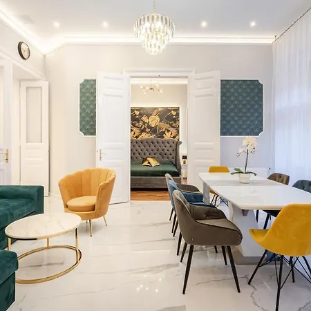 Apartment Premium Art Deco At Broadway // 4bdr & 3br *