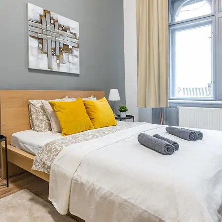 Deluxe Kazincy In The Heart Of Apartment Budapest