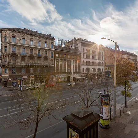 Downtown In The Heart Of Apartment