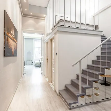 Downtown In The Heart Of Apartment *