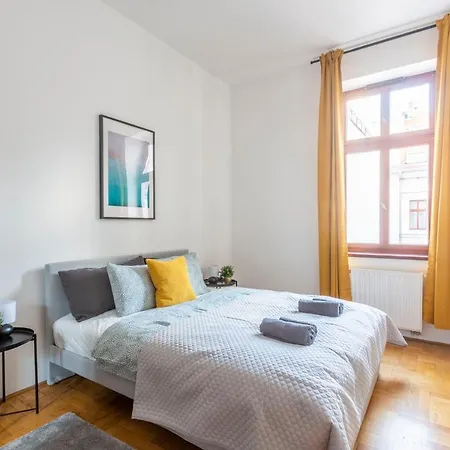 Downtown Cozy In The Gozsdu Garden Apartment Budapest