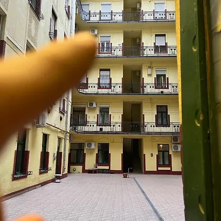 Acacia Apartment *