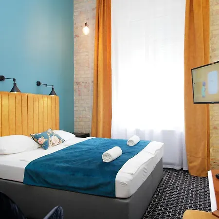 Giselle Vintage Doubles Hotel