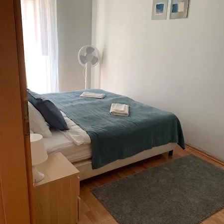 Hi Downtown A12 Apartment