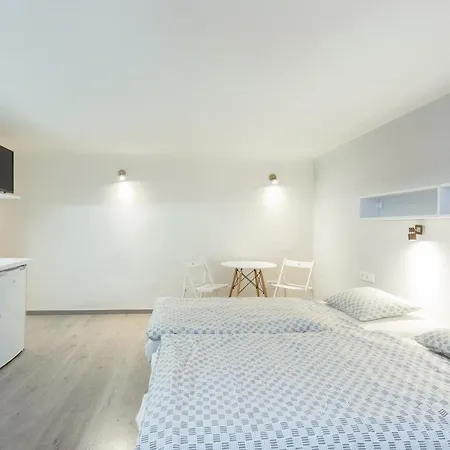Apartment Minimalist Styled Tiny Ap @new York Cafe Budapest