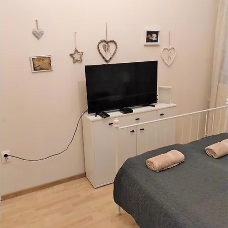 Aurora Main Street Apartment