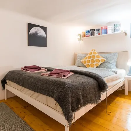 Lovely Little Loft In The Heart Of Apartment