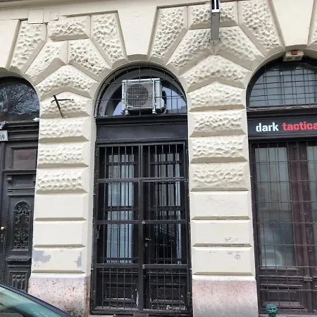 7dab Huszar Contactless Self Check-in * Budapest