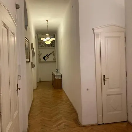 Elegance In The Heart Apartment