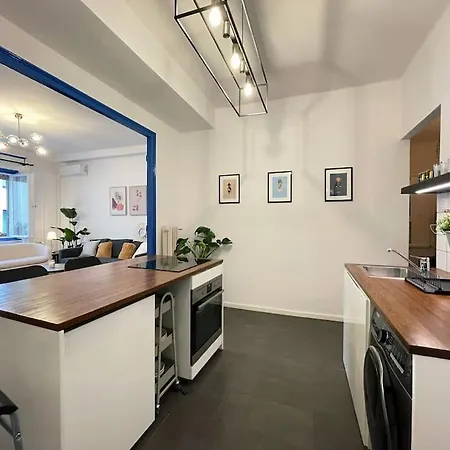 Deak Charming Apa With Balcony Apartment