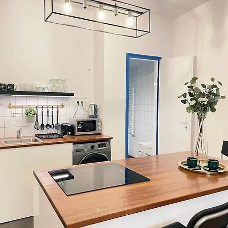 Apartment Deak Charming Apa With Balcony *