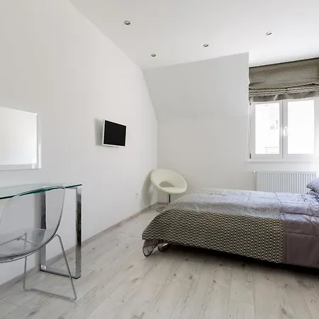 Square 2 Bedrooms - Michaelides Voeroesmarty Square Residences Appartamento *