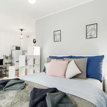 Sweet & Spicy - Brand New With Balcony Apartment *