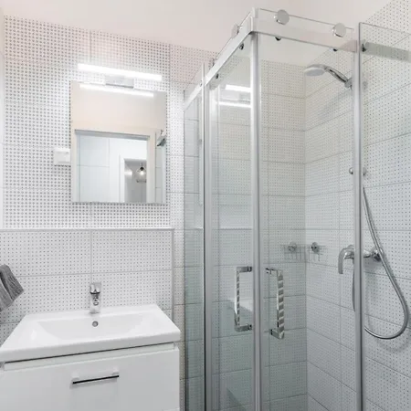 Sweet & Spicy - Brand New With Balcony Apartment