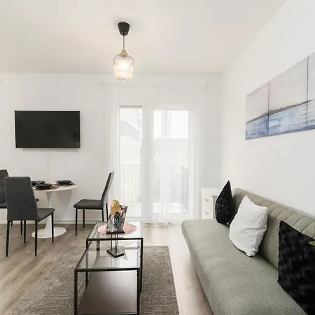 Apartment Sweet & Spicy - Brand New With Balcony *