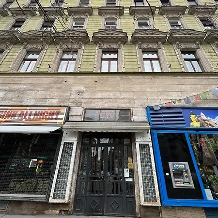 Deluxe By Bella Apartment