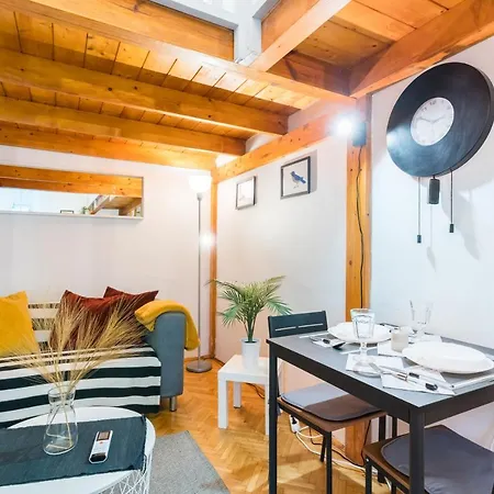 Apartment Lovely Little Loft In The Heart Of