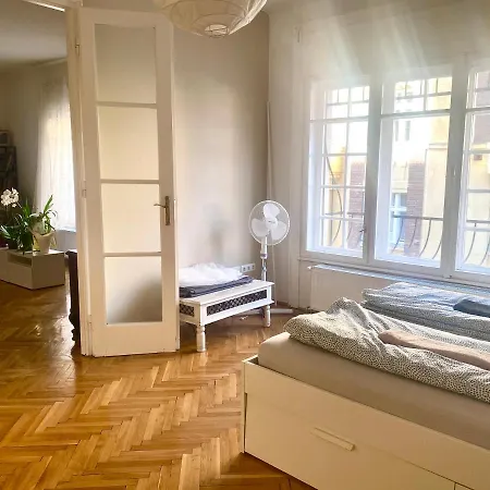 Apartment Radnoti Art Studio