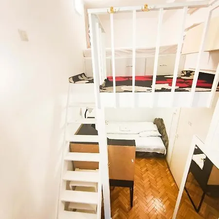 Privatunterkunft Center 5 Private For 19 People *