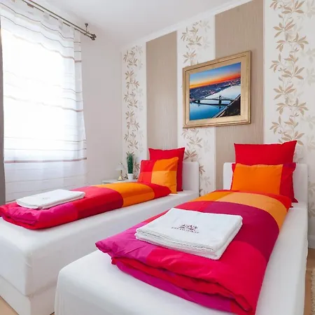 Apartment Gde Hollo *