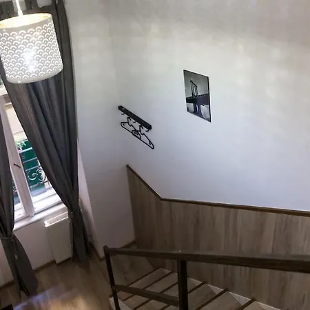 Central Budget Lofts Apartment