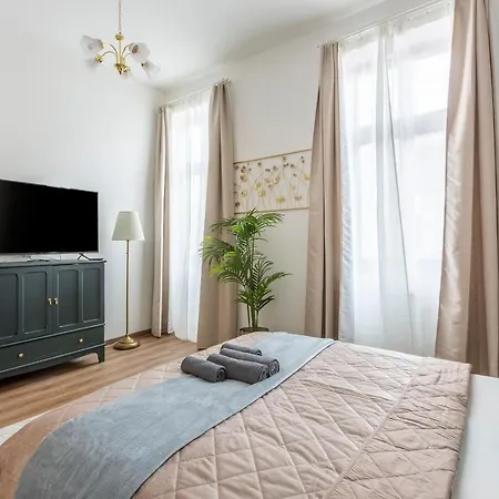 Explore From A Luxurious Cozy Apartment *