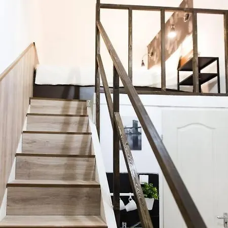 Central Budget Lofts Apartment *