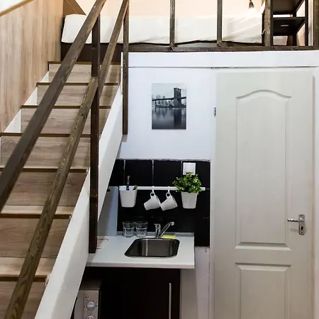 Apartment Central Budget Lofts