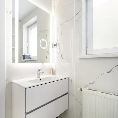 Apartment Triplex, Rooftop With Parlament View & Jacuzzi *