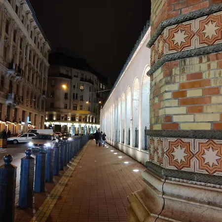 Suzan's In The Heart Of * Budapest