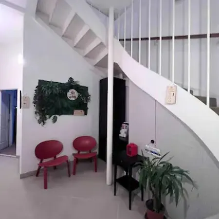 A4 Parliament Sunflower Cozy Apartment