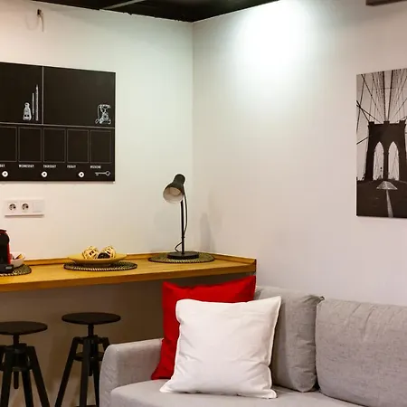 Apartment Modern Stylish @ Superb Location *