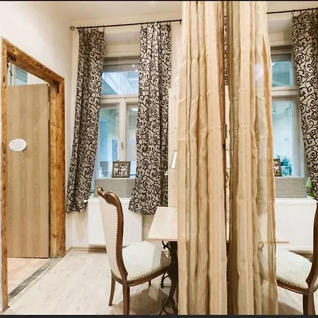 Rustic In The Jewish Quarter Apartment *