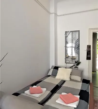 Imadnivalo Apartman Kozponti Helyen Apartment