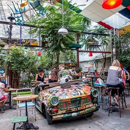 Parisian Soul In The Heart Of * Budapest