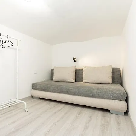 K5 Kis Apartment