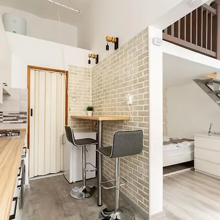 K5 Kis Apartment *