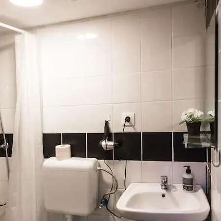 Central Budget Lofts Apartment *