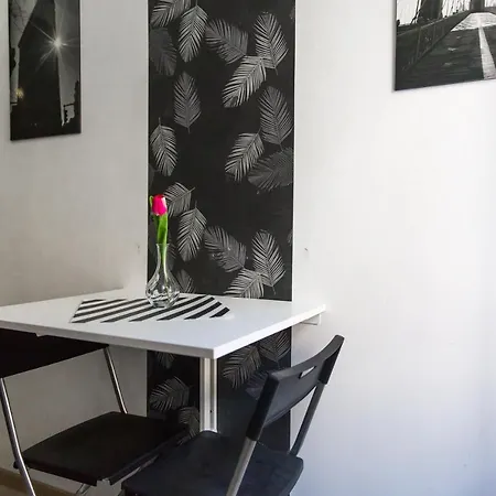 Central Budget Lofts Apartment