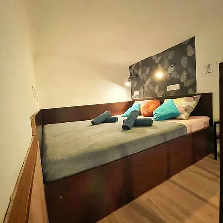 Apartment Central Budget Lofts *