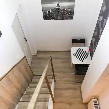 Central Budget Lofts *