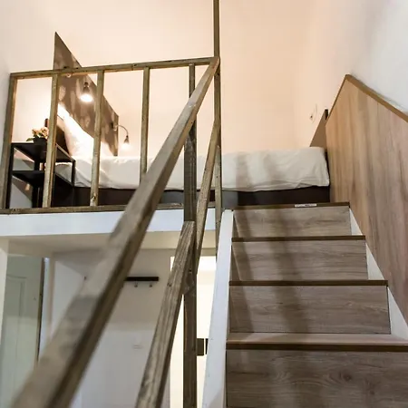 Central Budget Lofts Apartment *