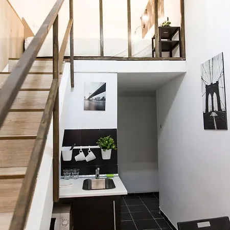 Apartment Central Budget Lofts *