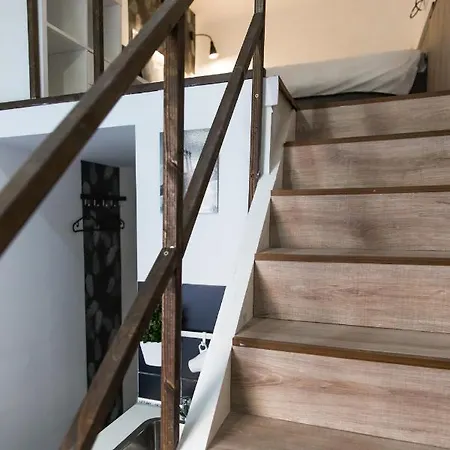 Central Budget Lofts Apartment