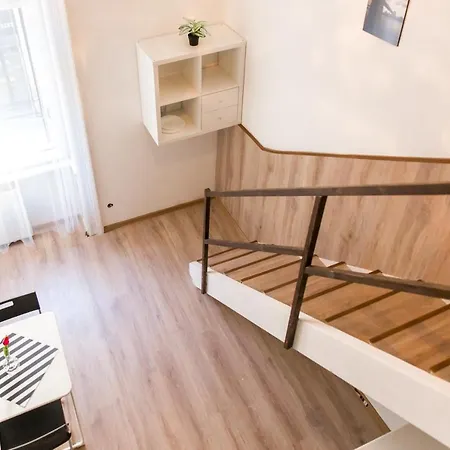 Apartment Central Budget Lofts *