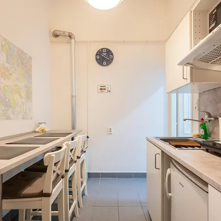 Theresa Loop Apartment