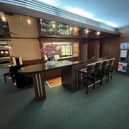 Apartment Luxury Dunapest With Spa And Pool
