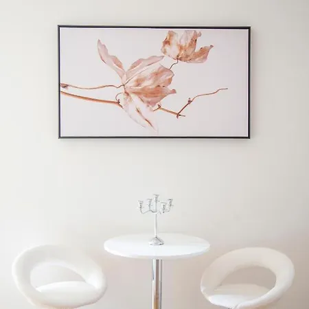 Apartment Luxury Quentin 3 Bedrm, 2 Bathrm Budapest