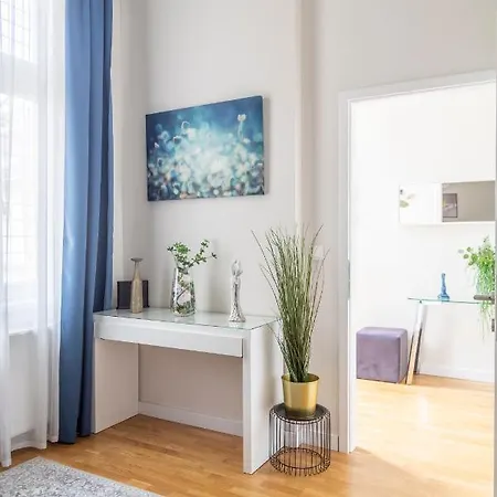 Apartment Luxury Quentin 3 Bedrm, 2 Bathrm Budapest