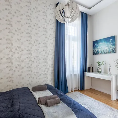 Apartment Luxury Quentin 3 Bedrm, 2 Bathrm *